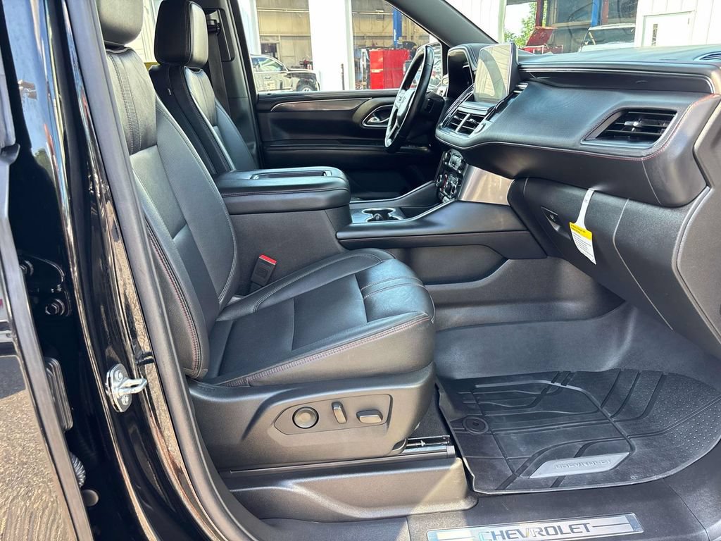 Used 2024 Chevrolet Tahoe RST w/ Luxury Package AWD/4WD image 26