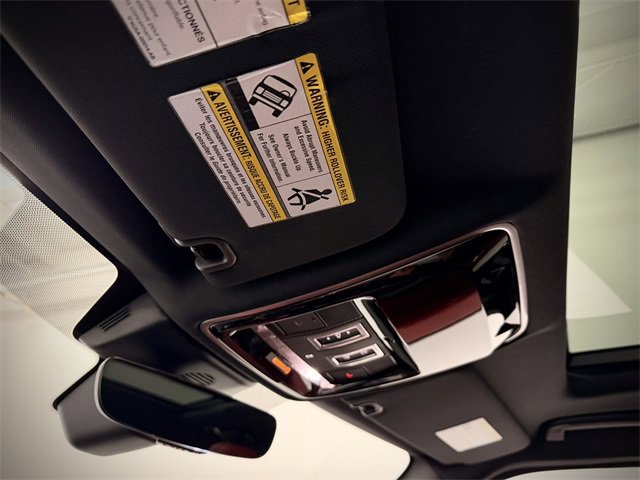 Used 2022 Land Rover Range Rover Sport SVR image 43