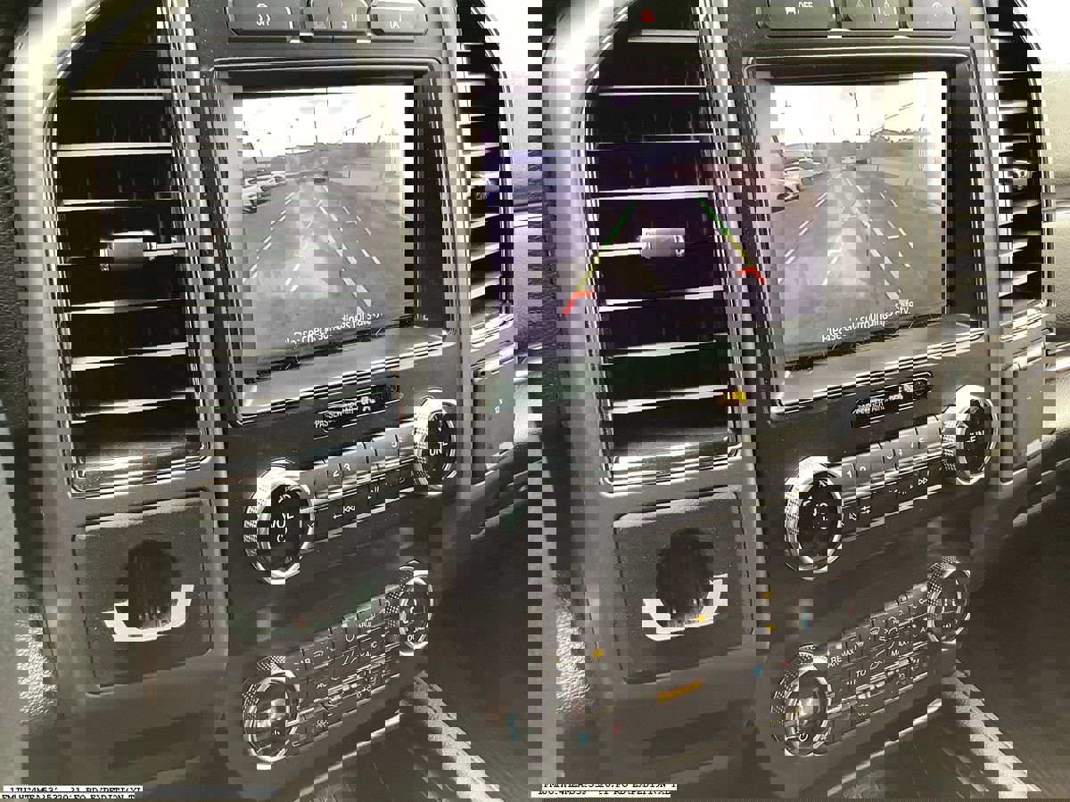 Used 2021 Ford Expedition XLT image 9