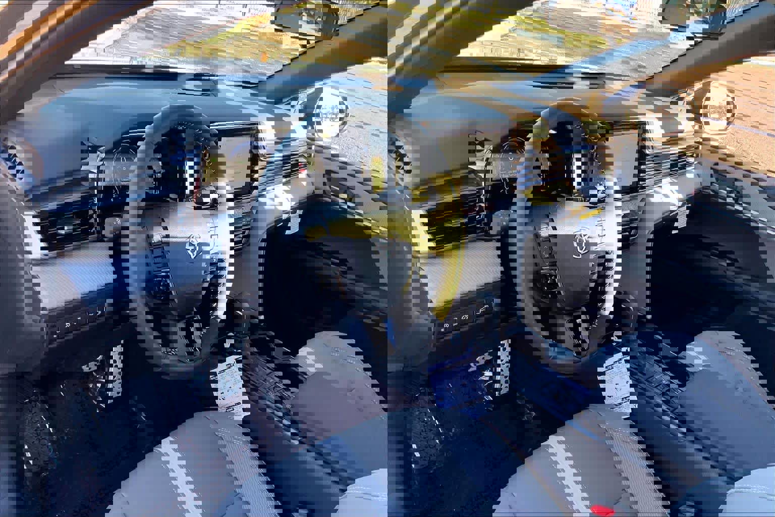 Used 2026 Toyota Camry SE image 14