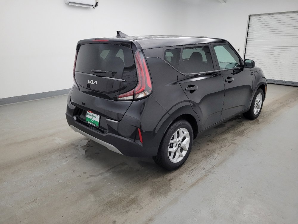 Used 2025 Kia Soul LX w/ LX Technology Package FWD image 9