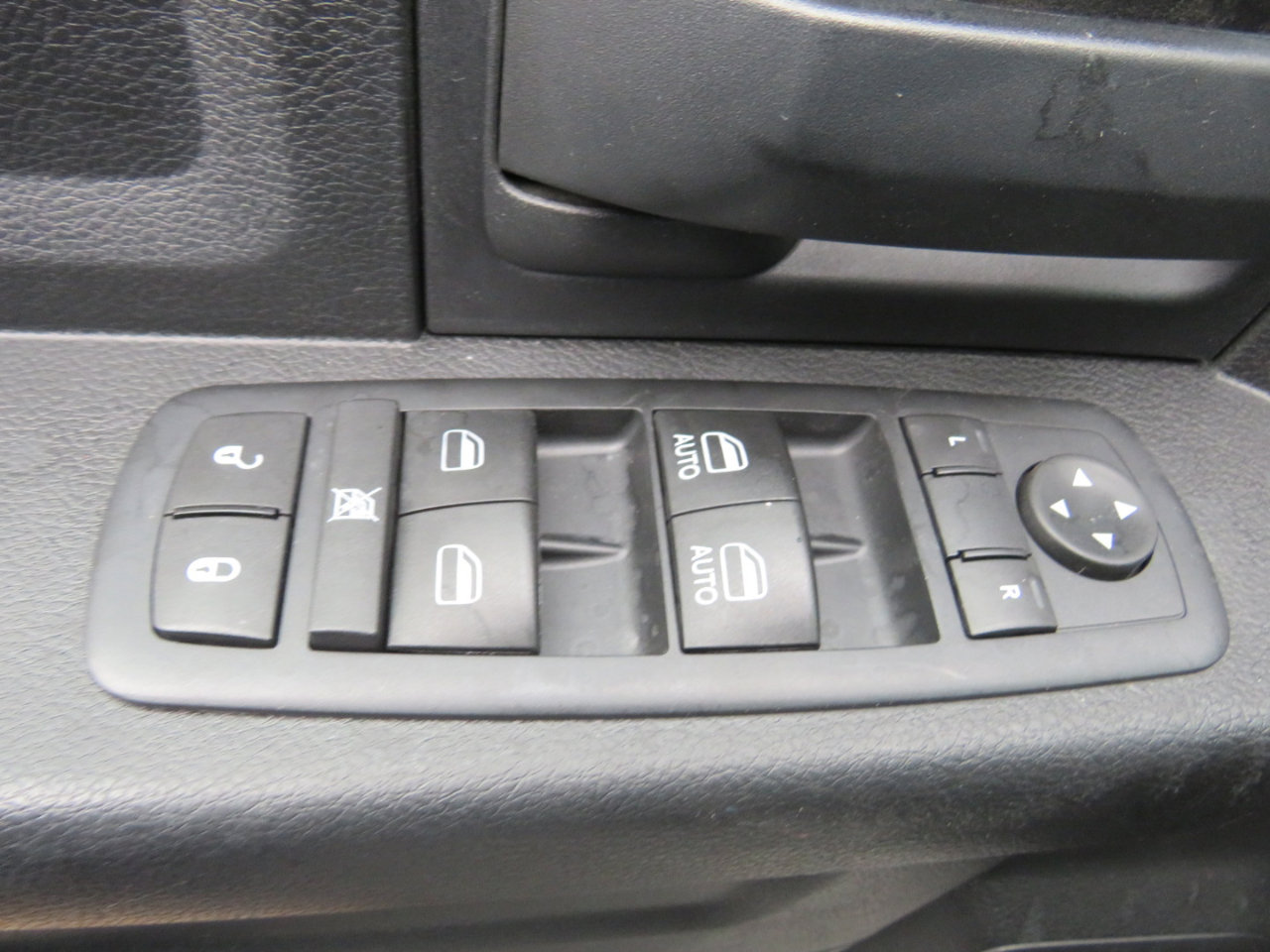 Used 2016 RAM 1500 Tradesman w/ Popular Equipment Group image 9