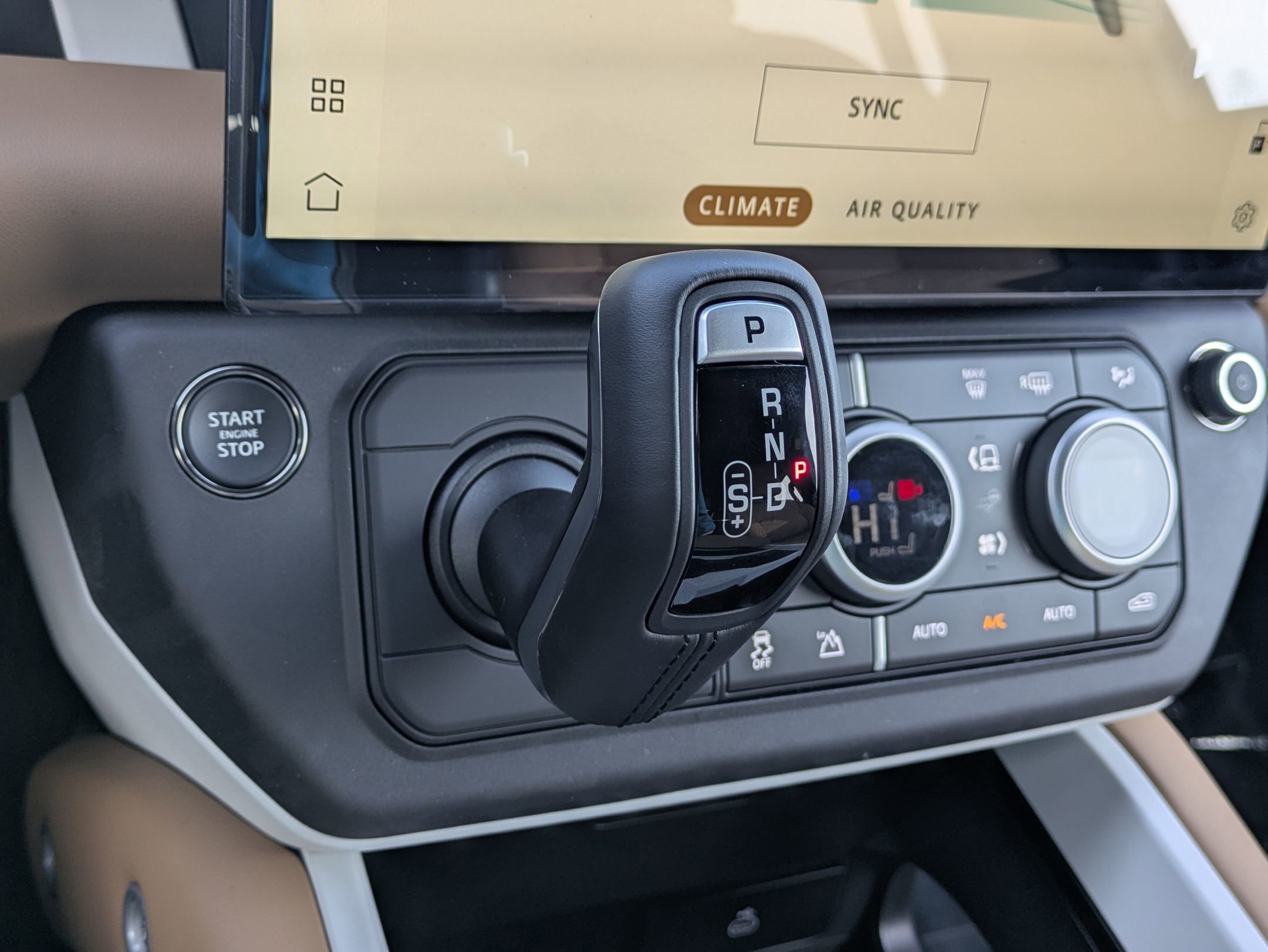 New 2026 Land Rover Defender 130 X-Dynamic SE image 17