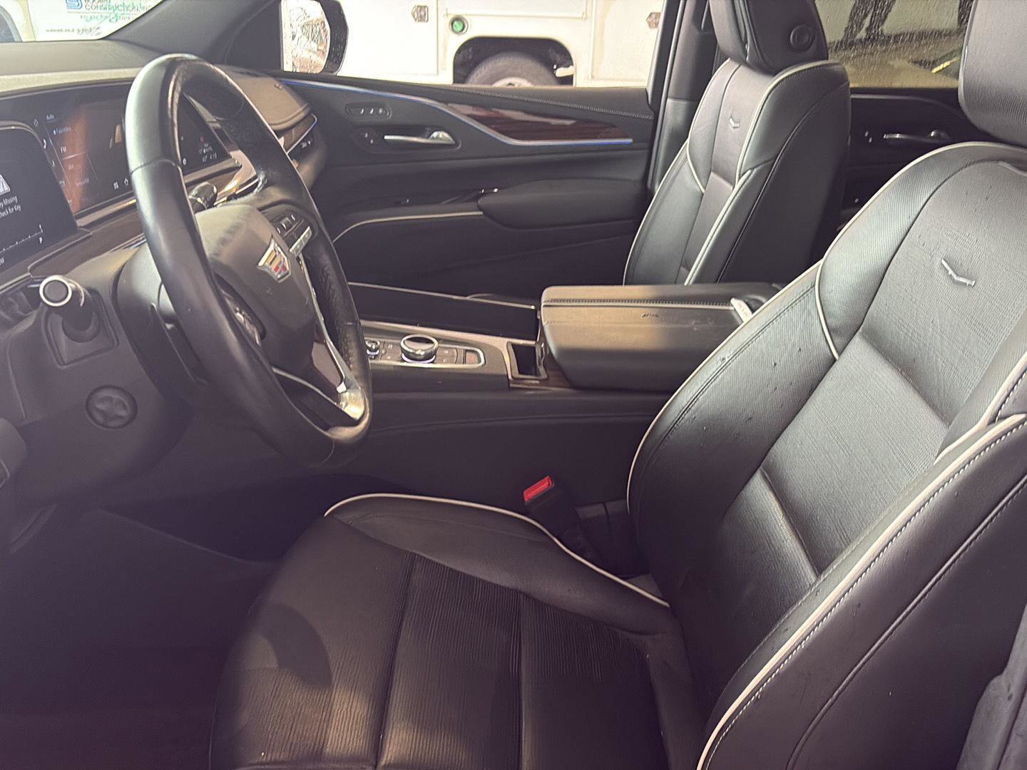 Used 2022 Cadillac Escalade ESV Premium Luxury image 10