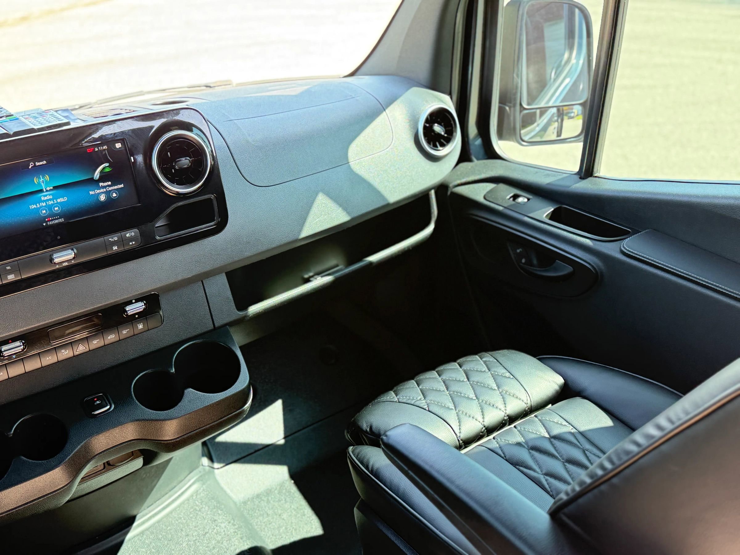 Used 2022 Mercedes-Benz Sprinter 2500 image 36