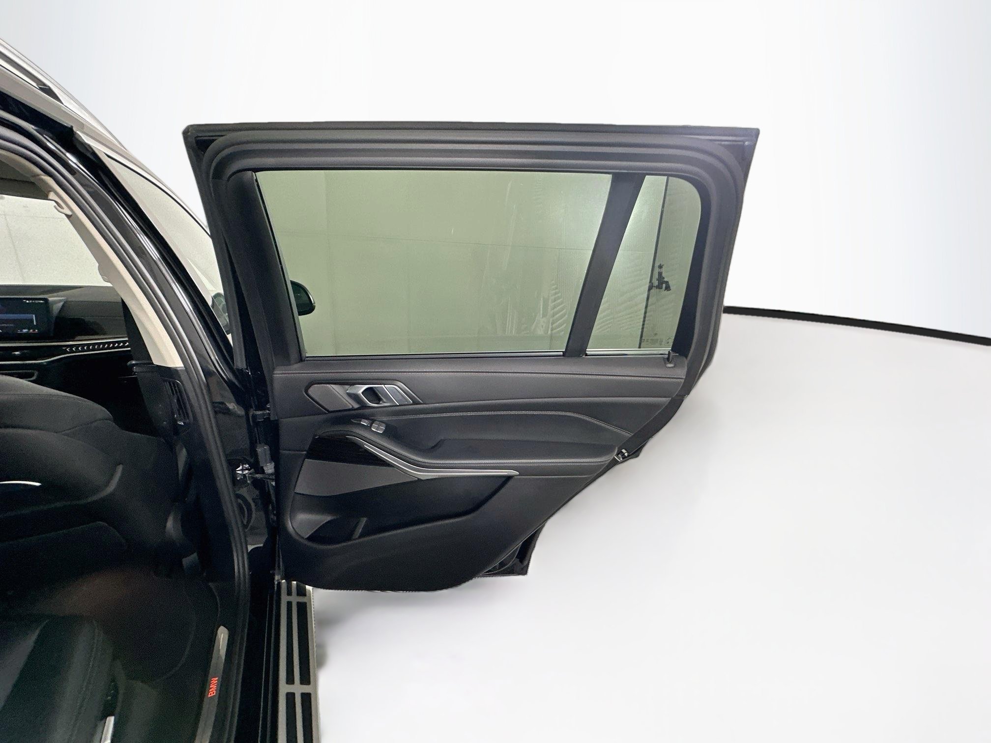 Used 2025 BMW X7 xDrive40i AWD/4WD image 32