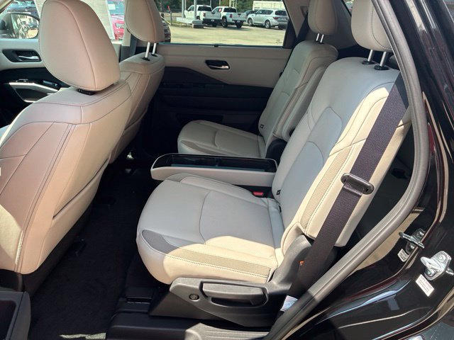 New 2026 Nissan Pathfinder SL w/ SL Premium Package FWD image 8