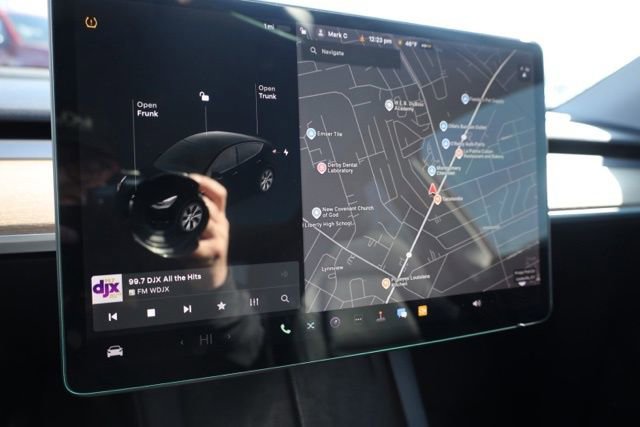 Used 2021 Tesla Model Y Long Range image 12