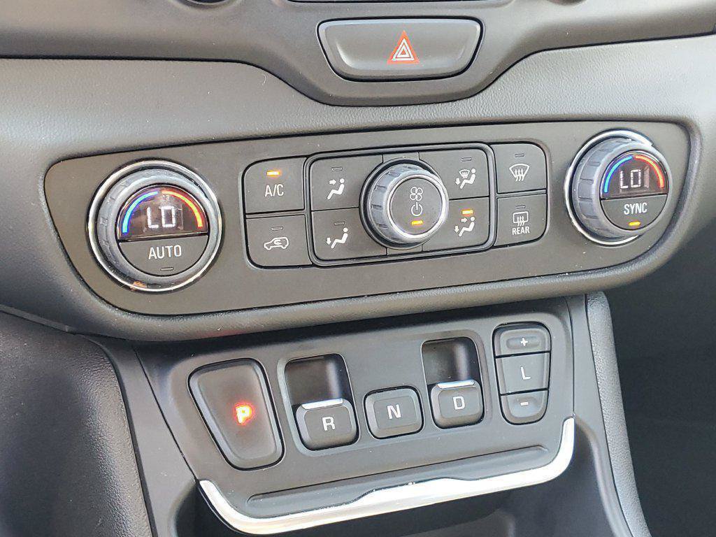 Used 2020 GMC Terrain SLT w/ Preferred Package AWD/4WD image 17