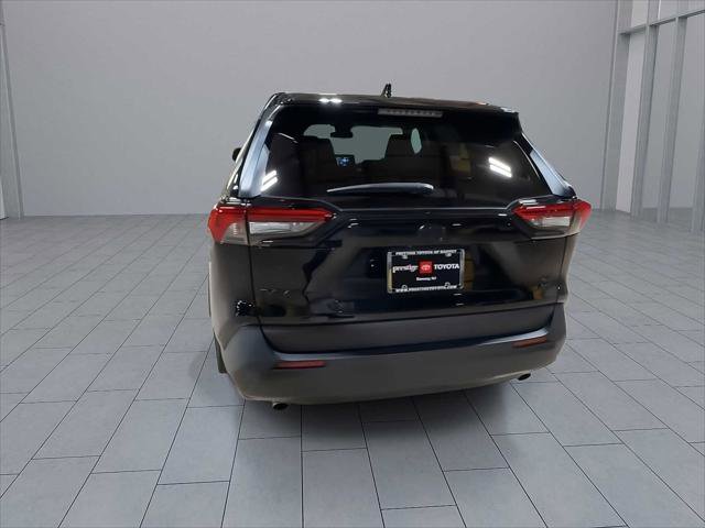 Certified 2022 Toyota RAV4 LE image 7
