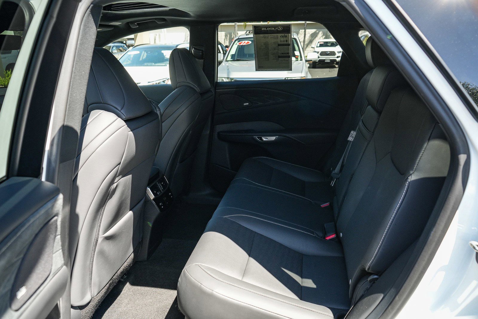 Used 2024 Lexus RX 350 F Sport w/ Convenience Package AWD/4WD image 18