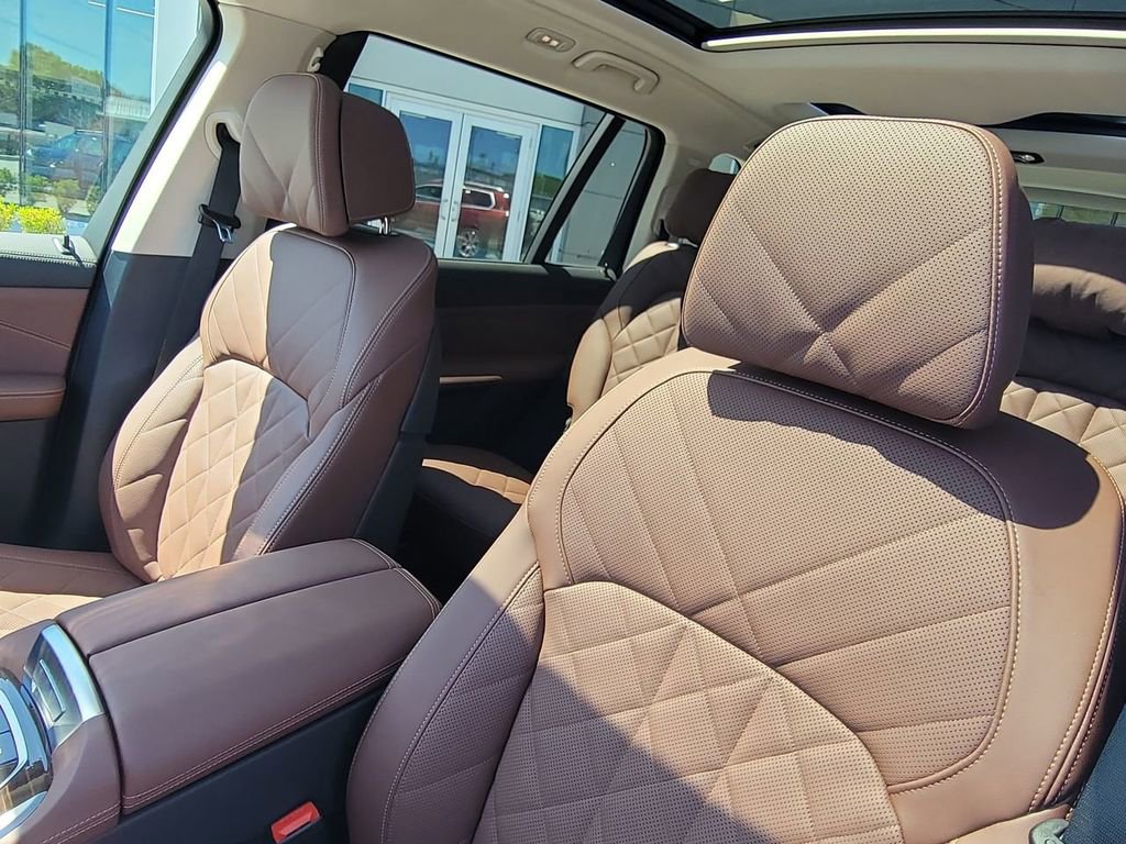 Used 2026 BMW X7 xDrive40i image 26