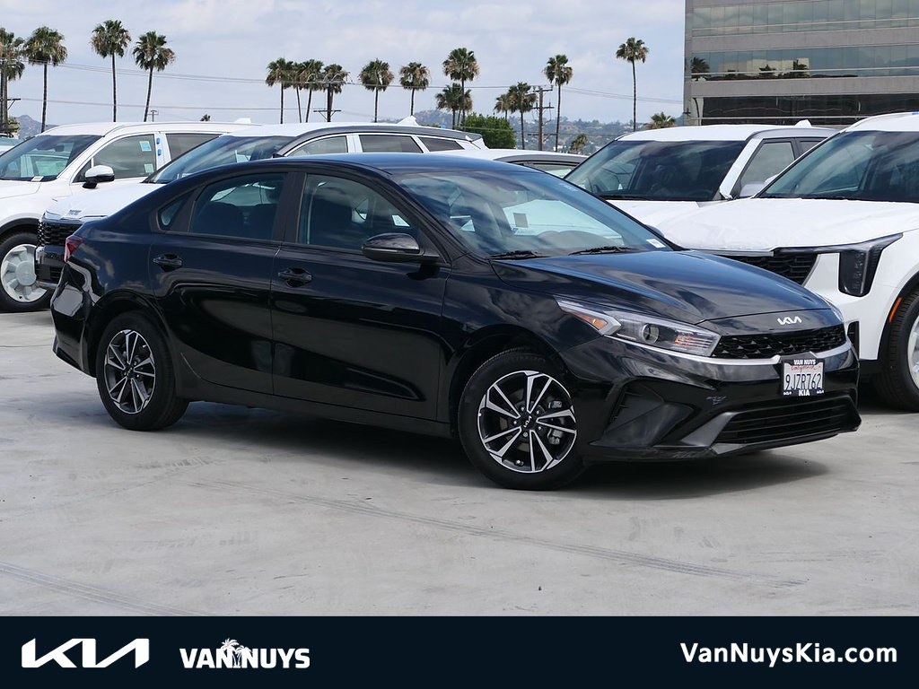 Used 2024 Kia Forte LXS w/ LXS Technology Package FWD image 1