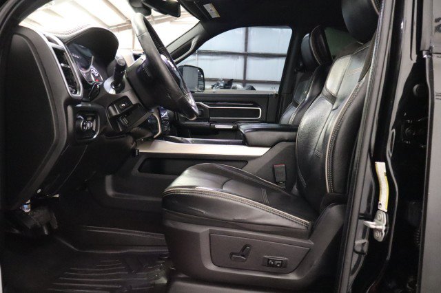 Used 2019 RAM 2500 Laramie w/ Black Appearance Package AWD/4WD image 6