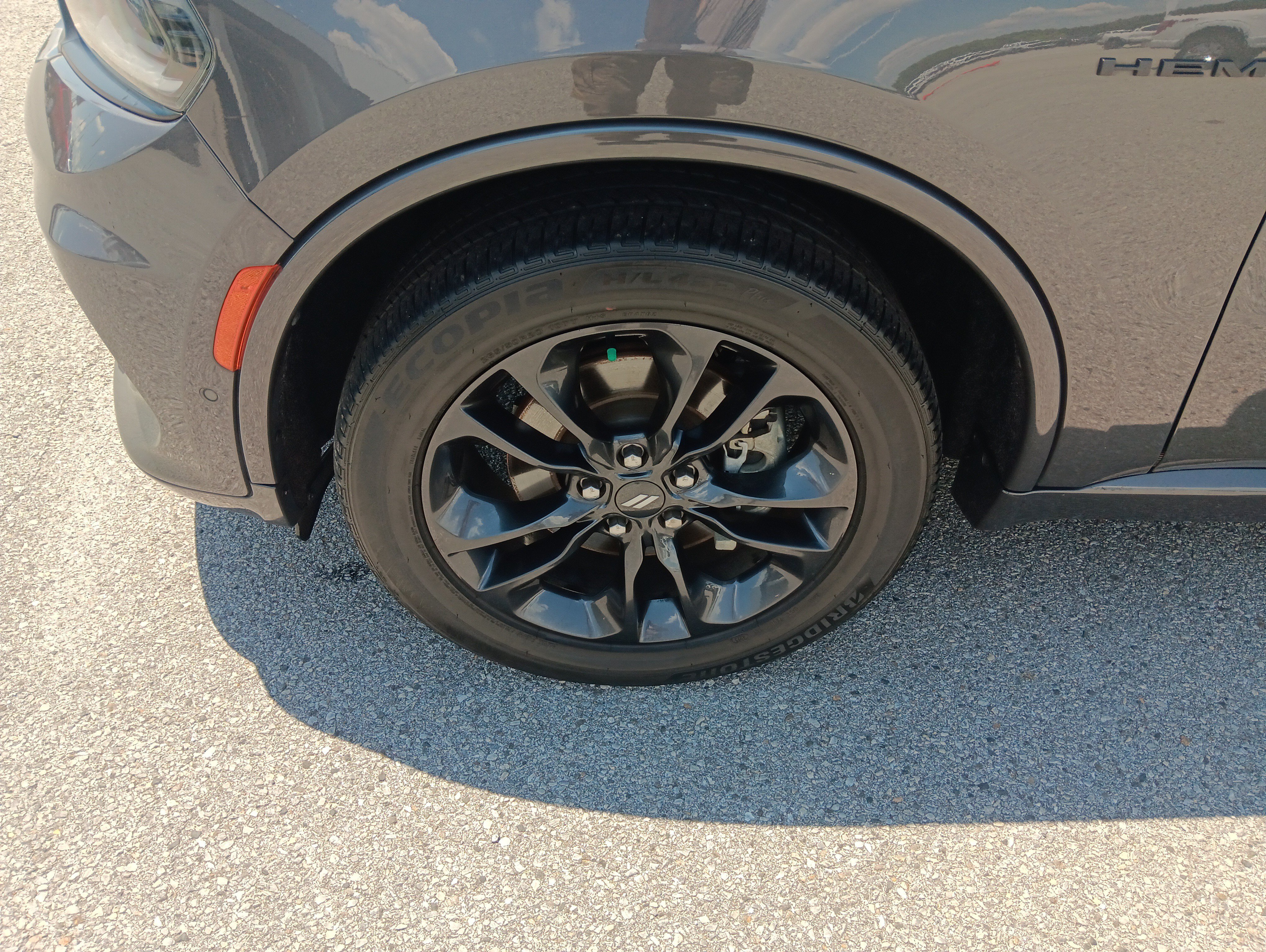 Used 2023 Dodge Durango R/T RWD image 2