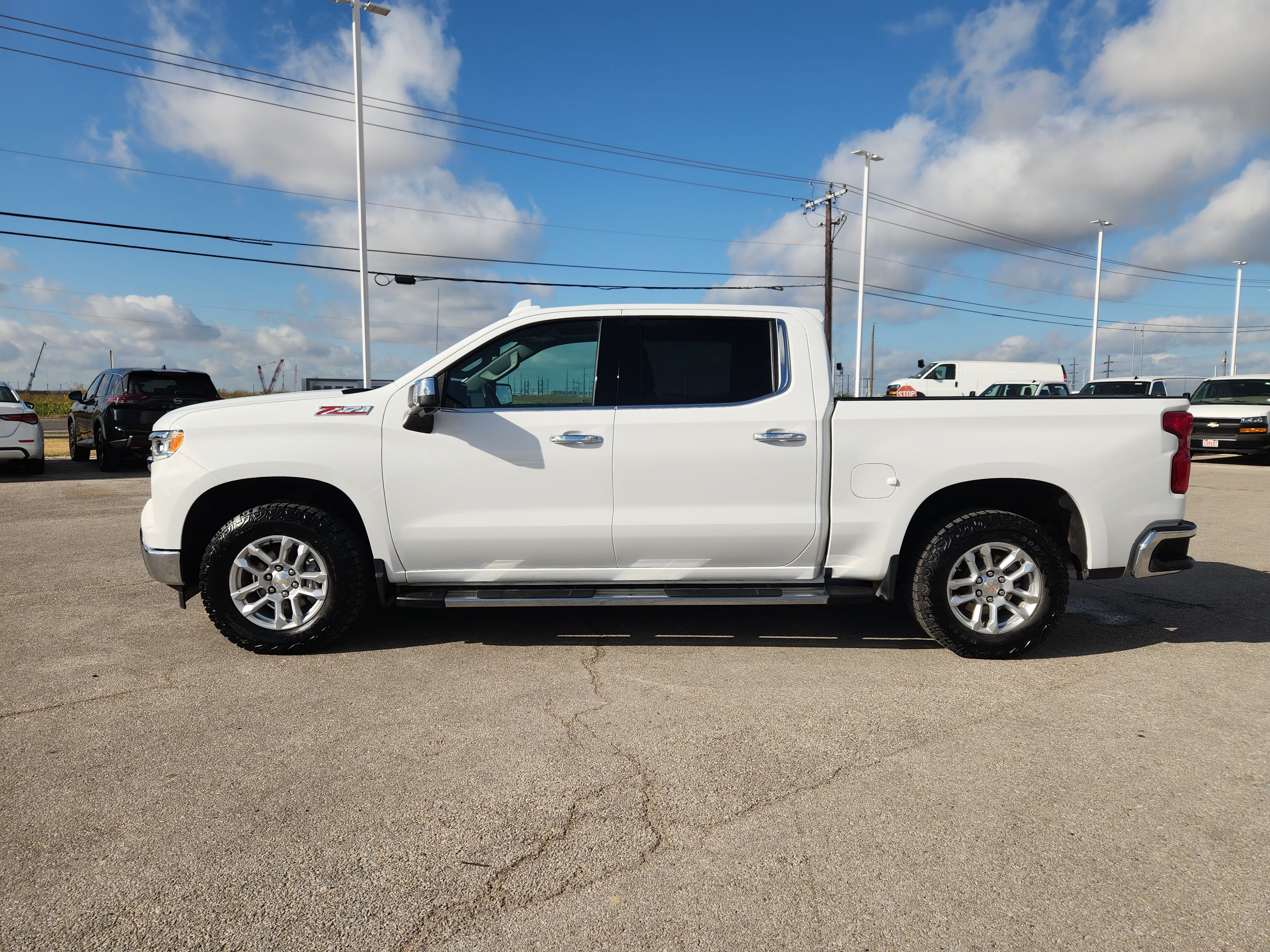 Used 2025 Chevrolet Silverado 1500 LTZ w/ Z71 Off-Road Package AWD/4WD image 4