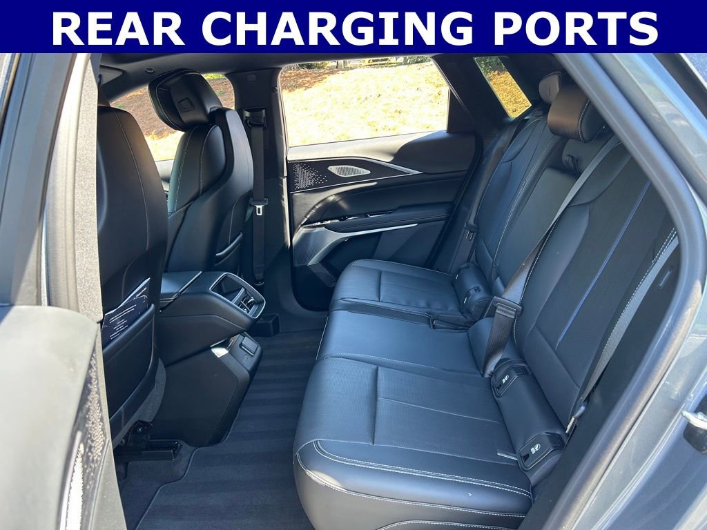 Used 2023 Cadillac Lyriq 2WD image 18