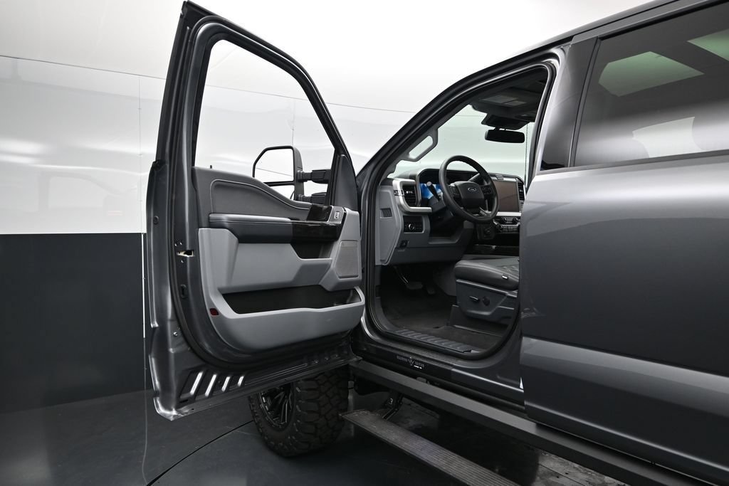 New 2026 Ford F250 XLT w/ XLT Premium Package AWD/4WD image 18