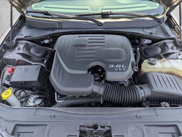 Used 2022 Chrysler 300 Touring L w/ Safetytec Plus Group RWD image 21