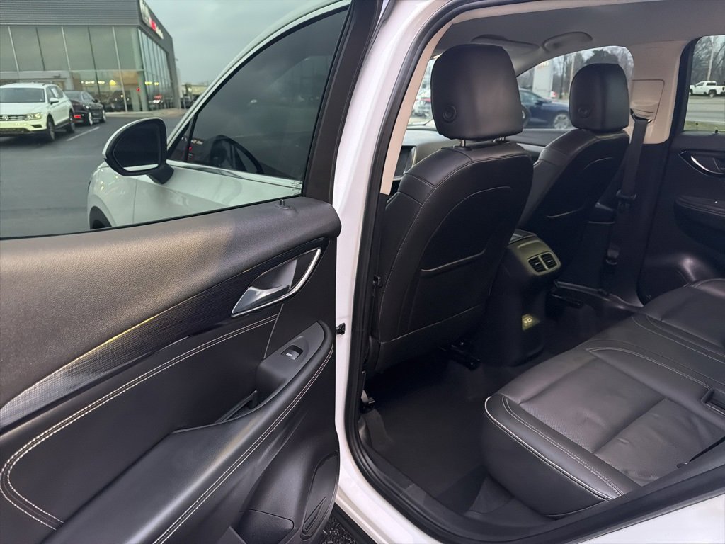 Used 2023 Buick Envision Essence image 6