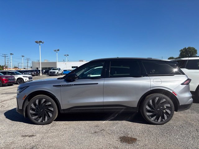 New 2026 Lincoln Nautilus Reserve w/ Jet Appearance Package AWD/4WD image 6