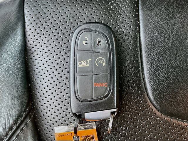 Used 2021 Jeep Cherokee High Altitude AWD/4WD image 31