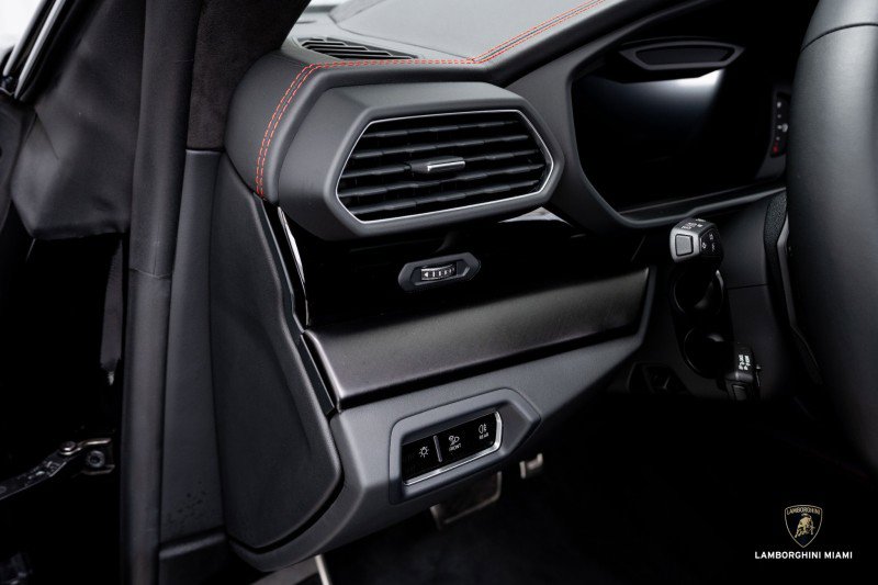 Used 2024 Lamborghini Urus S image 29