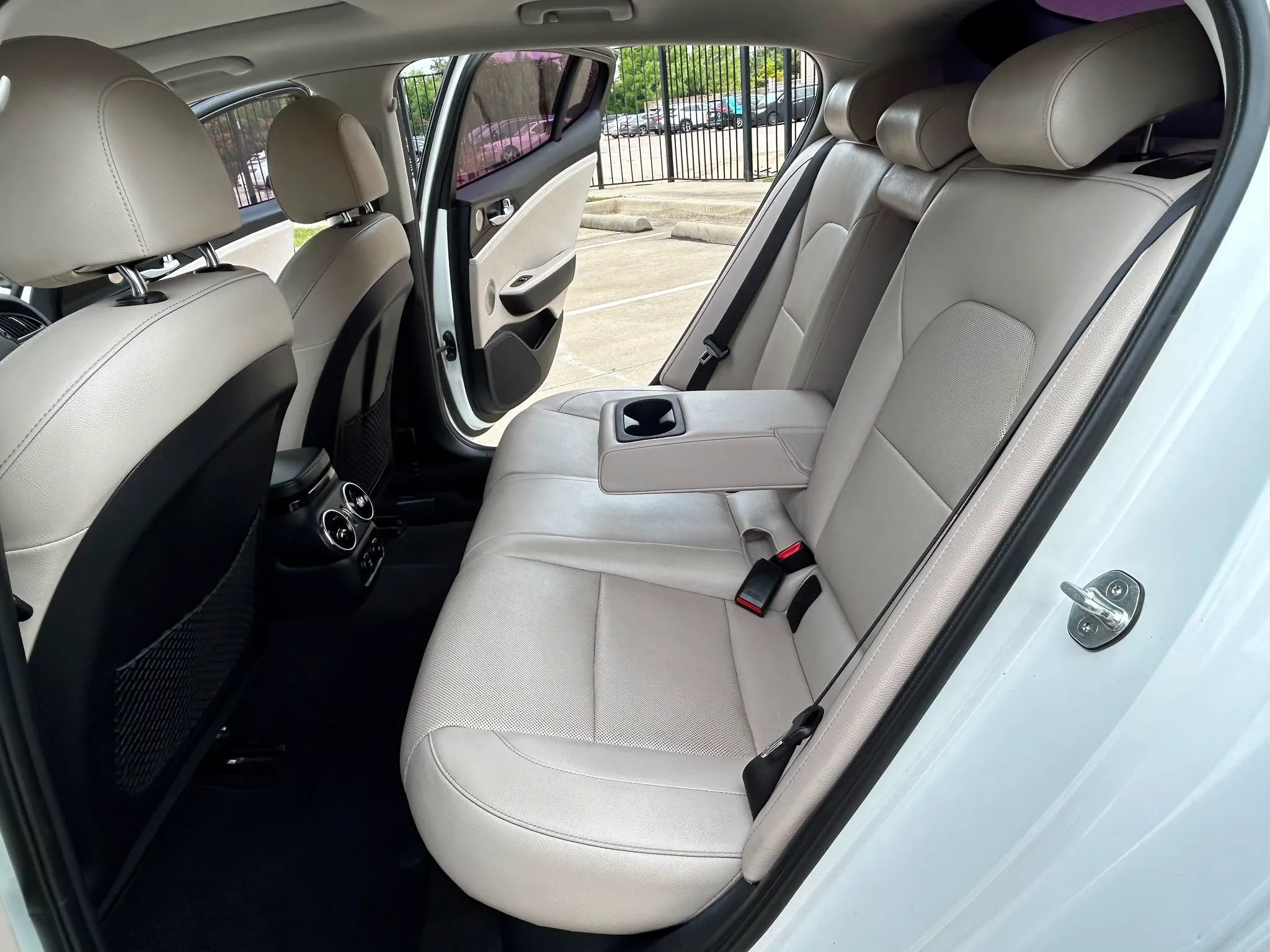 Used 2018 Kia Stinger Premium RWD image 26