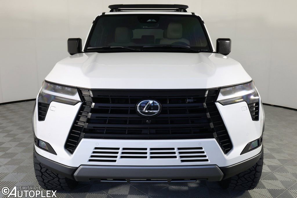 Used 2024 Lexus GX 550 AWD/4WD image 2
