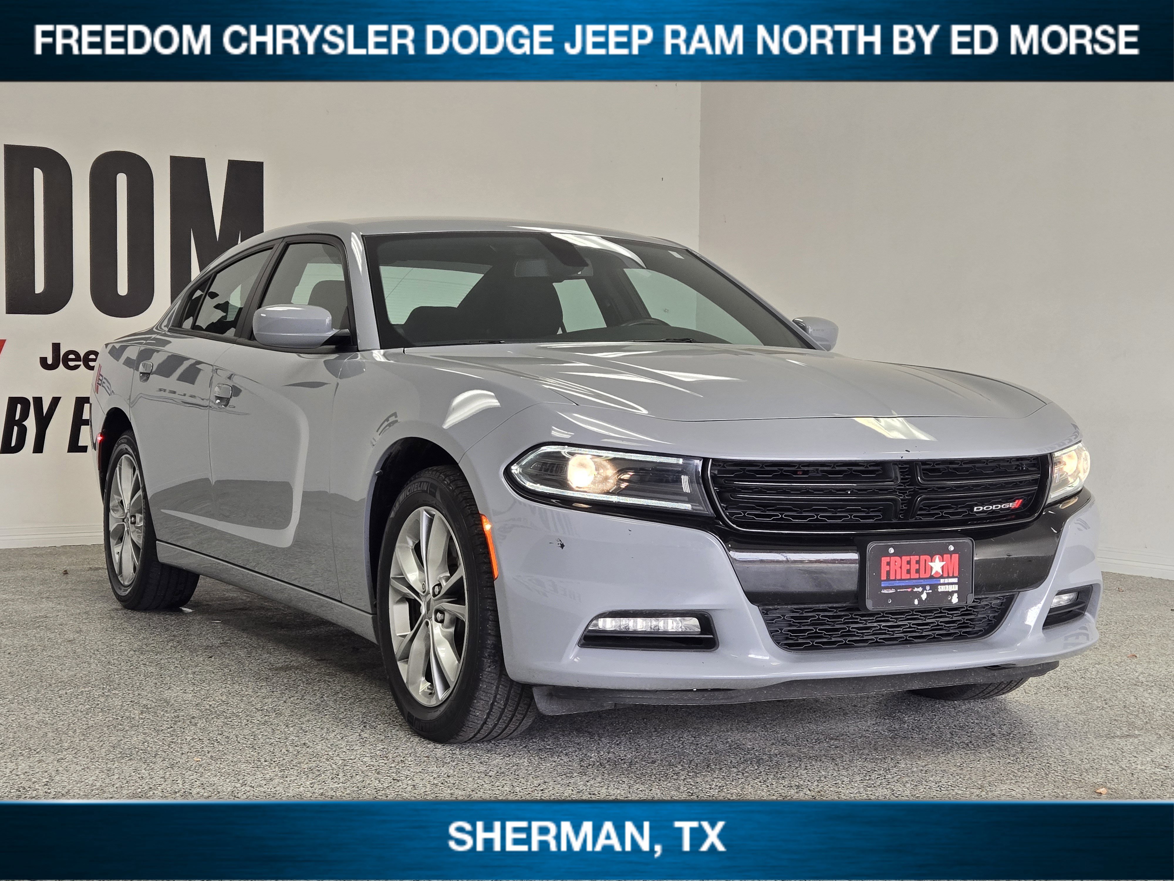 Certified 2022 Dodge Charger SXT w/ Navigation & Travel Group image 2