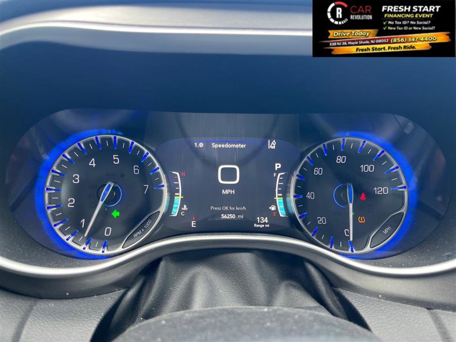 Used 2024 Chrysler Pacifica Touring-L image 27