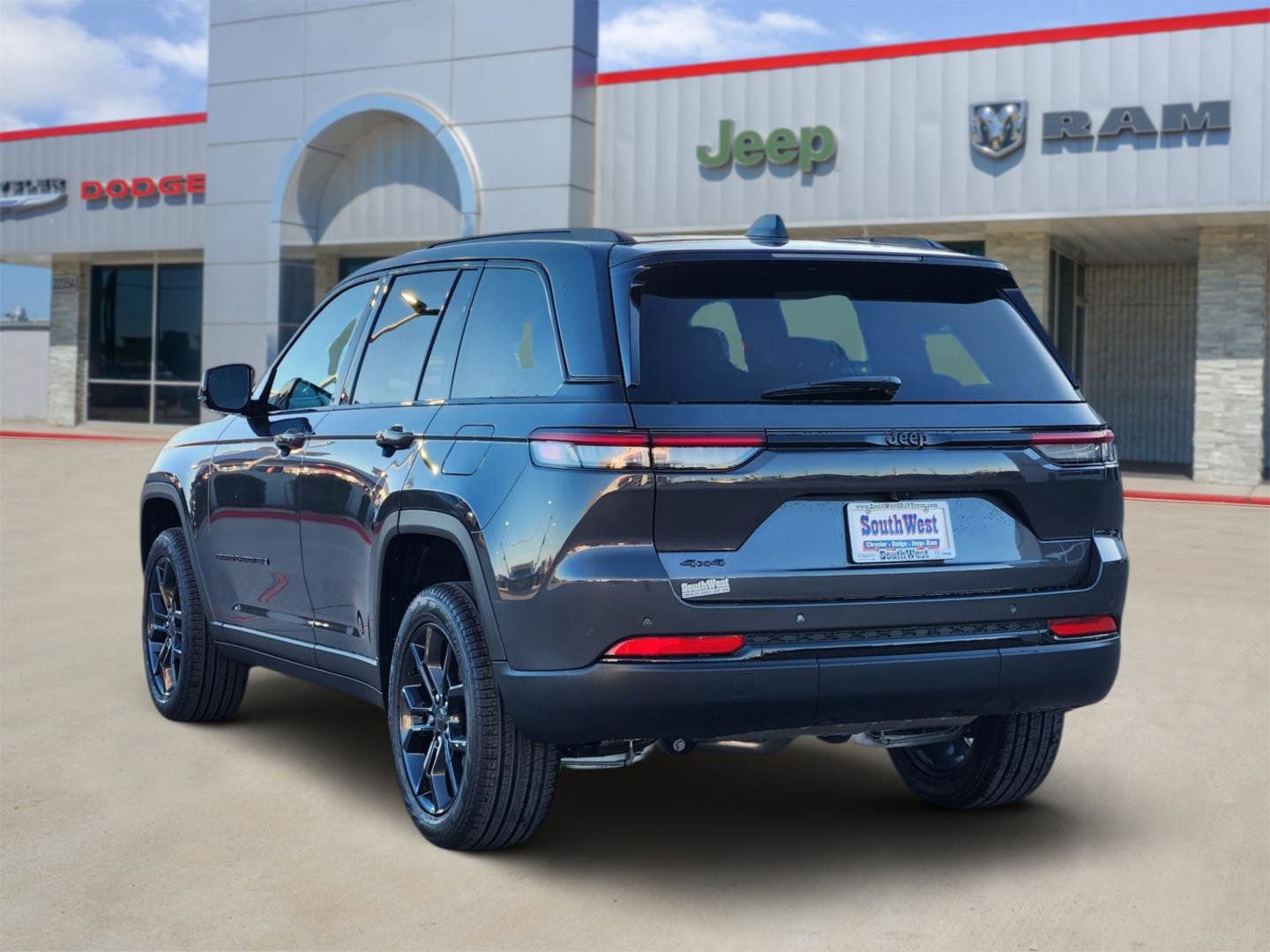 New 2025 Jeep Grand Cherokee Limited w/ Trailer Tow Package image 4