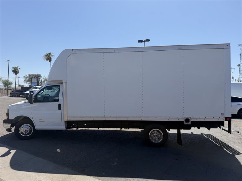 Used 2022 GMC Savana 3500 Extended w/ Power Convenience Package RWD image 6
