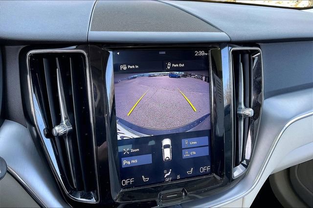 Used 2018 Volvo XC60 T5 Momentum w/ Convenience Package image 11