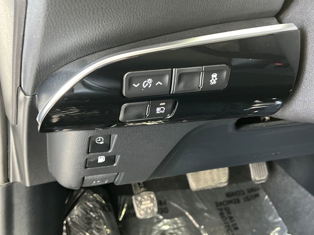 Used 2022 Toyota Prius Prime XLE FWD image 32