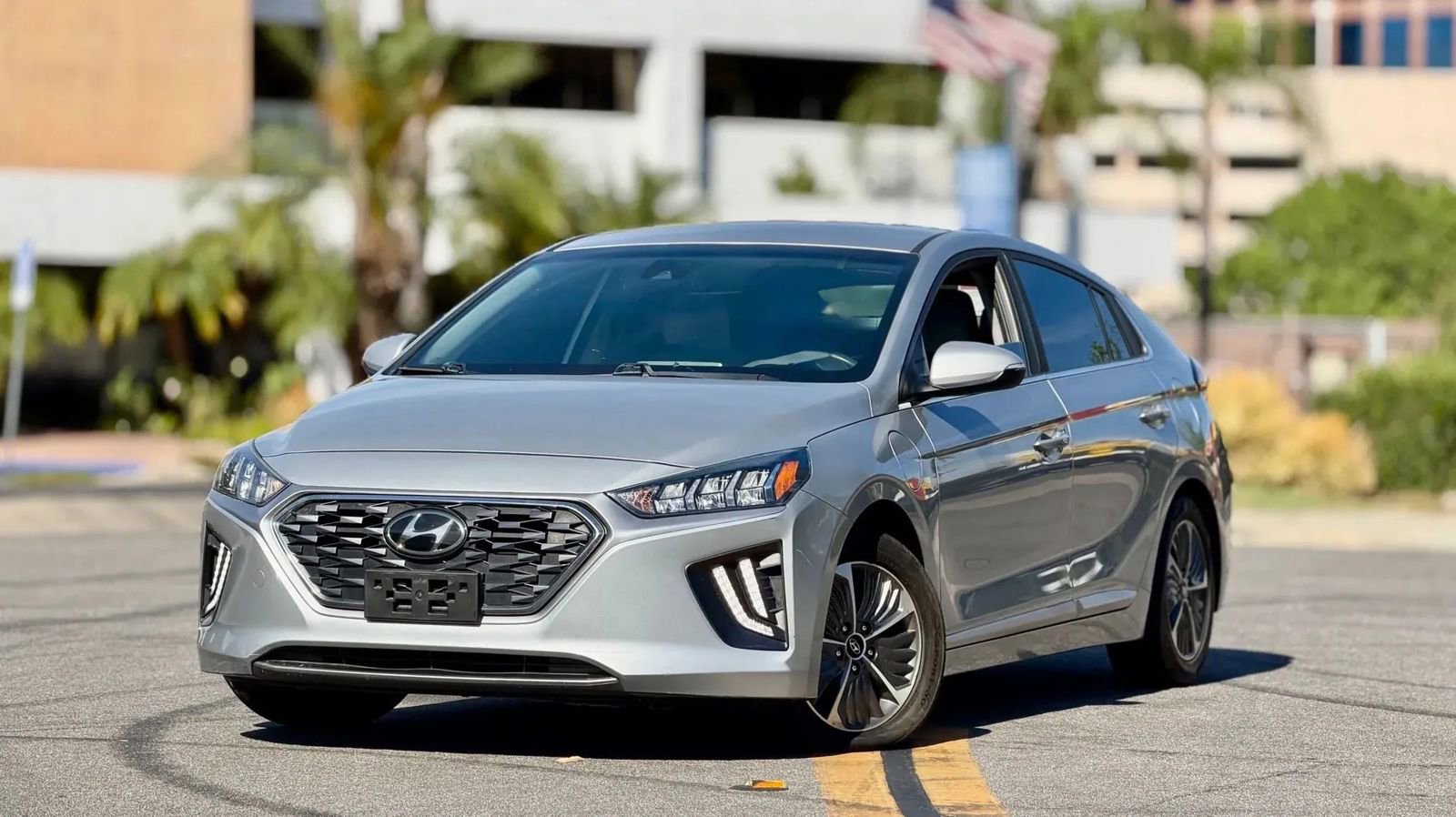 Used 2021 Hyundai Ioniq SEL image 1