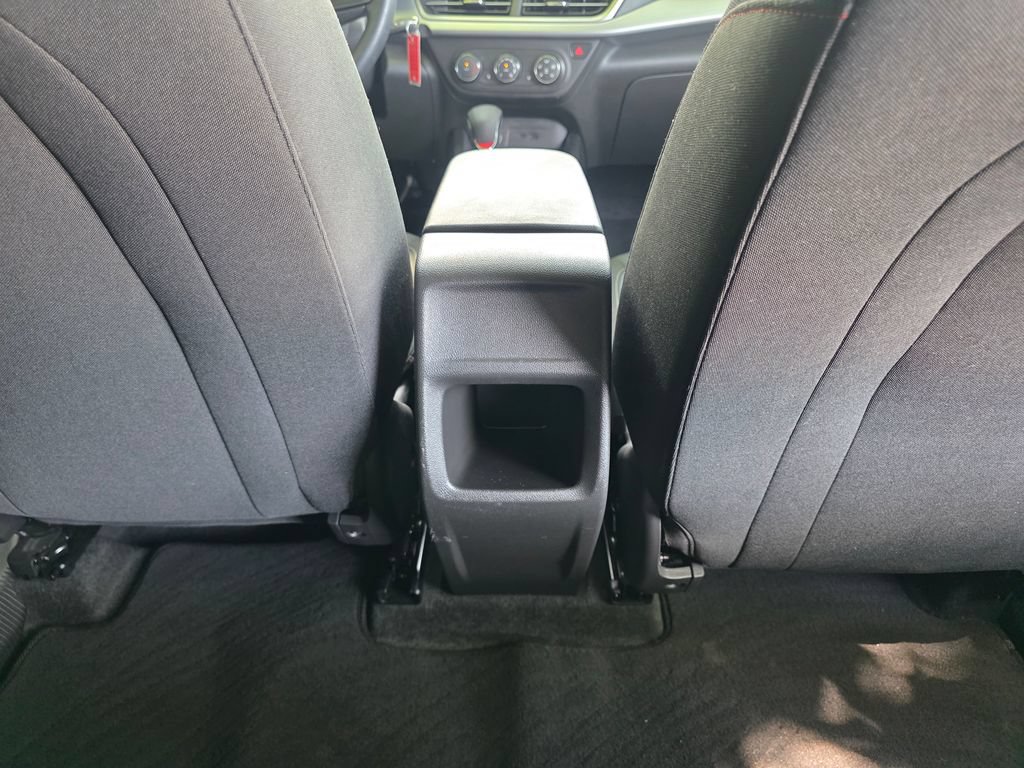 Used 2025 Chevrolet Trax RS w/ Sunroof Package FWD image 9