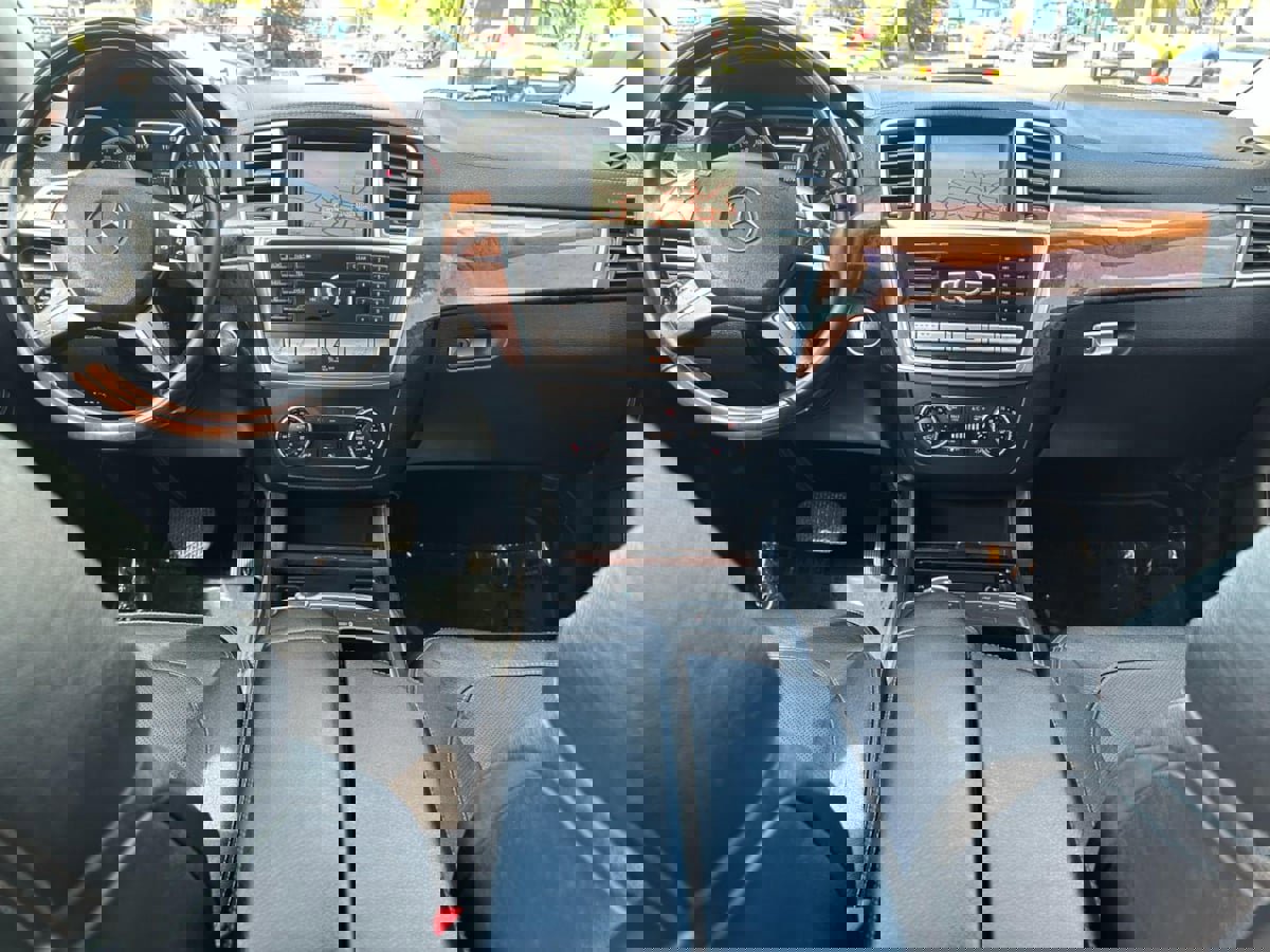 Used 2014 Mercedes-Benz GL 550 4MATIC image 41