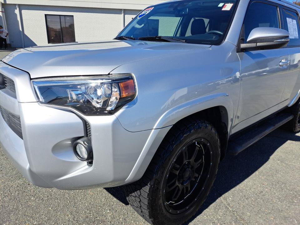 Used 2019 Toyota 4Runner SR5 Premium AWD/4WD image 24