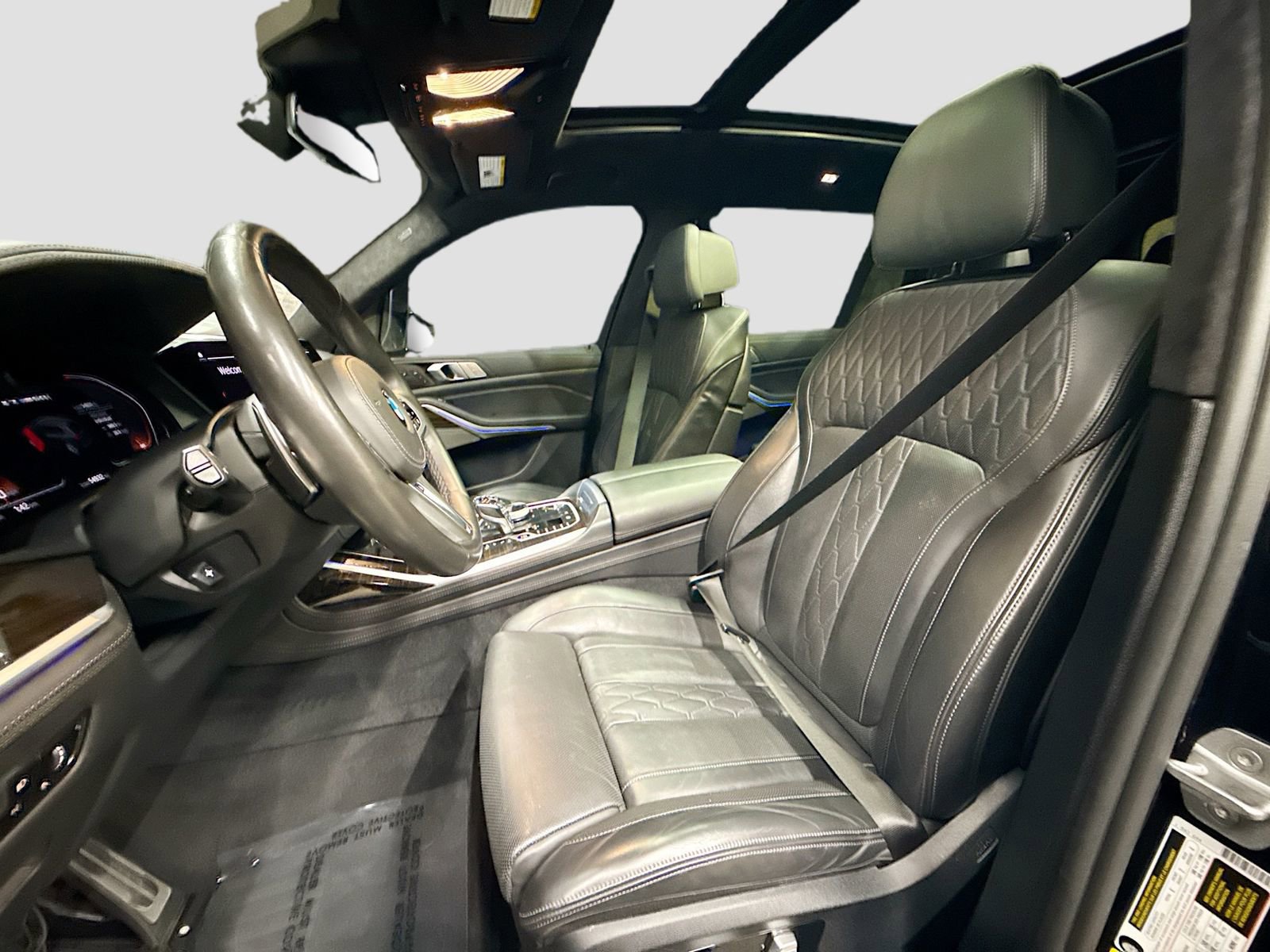 Used 2020 BMW X7 M50i w/ Dynamic Handling Package image 24