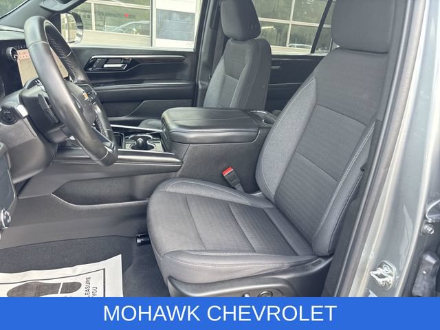 Used 2025 Chevrolet Tahoe LS AWD/4WD image 19