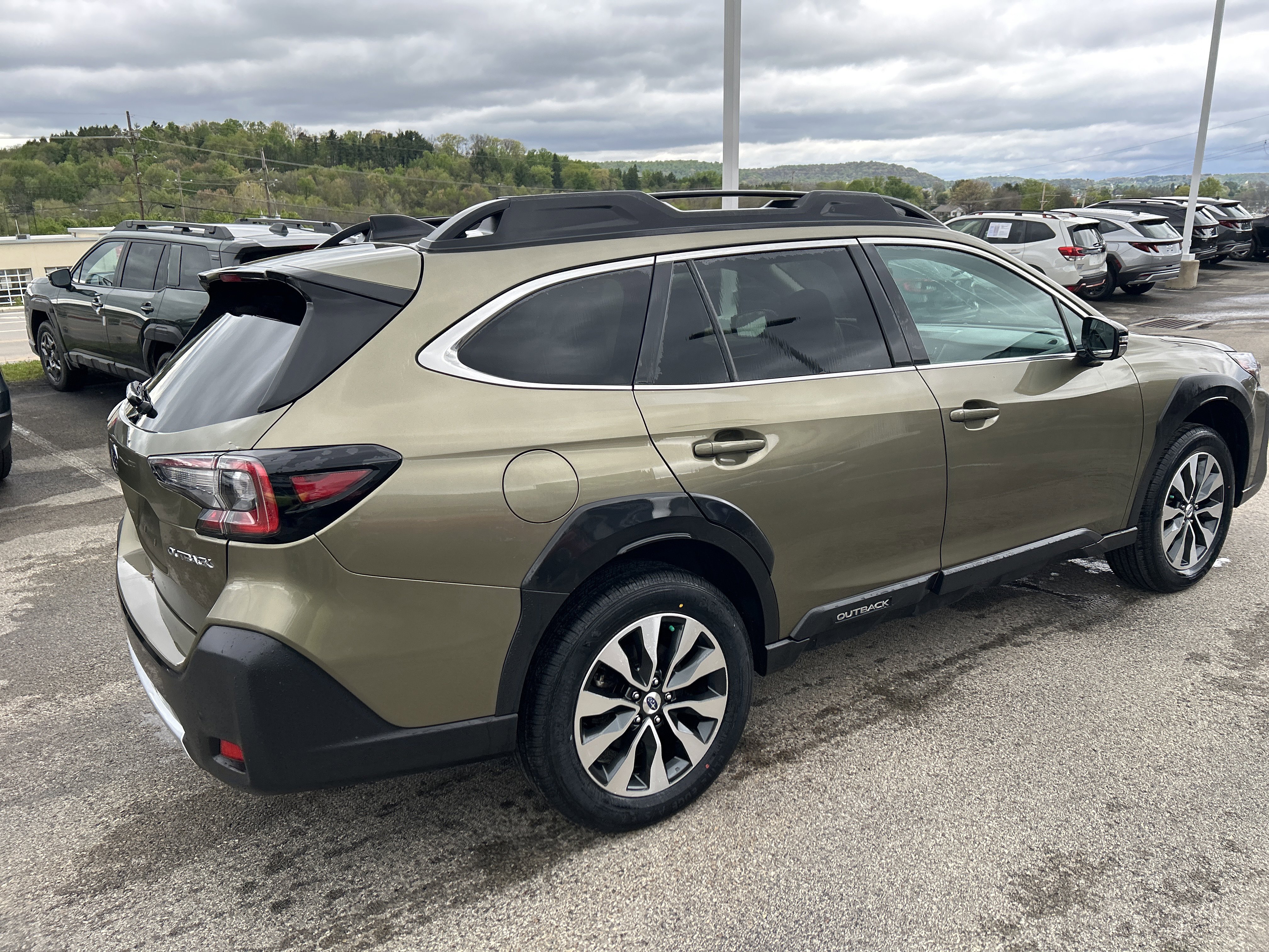 Used 2024 Subaru Outback Limited AWD/4WD image 7