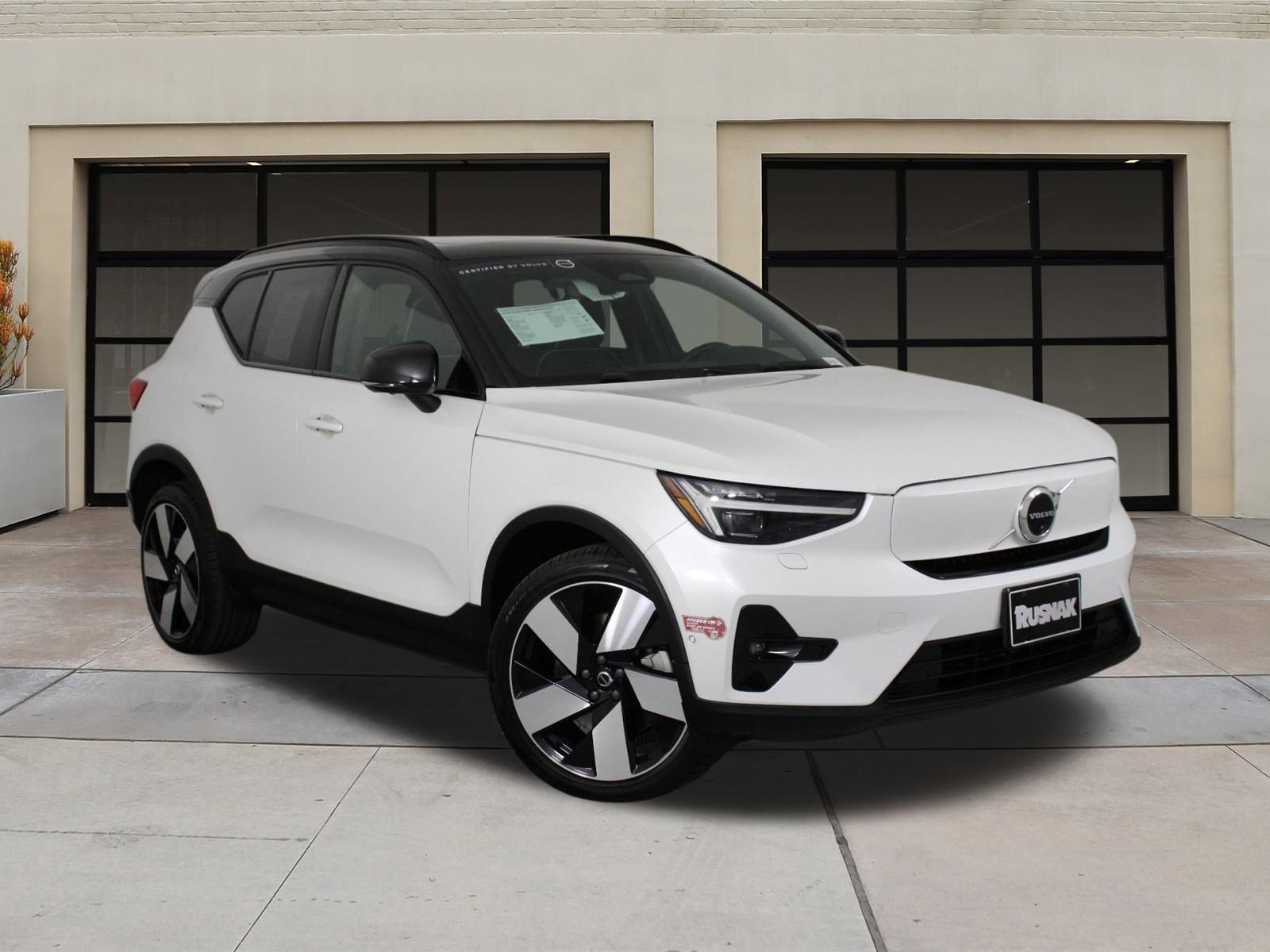 Certified 2023 Volvo XC40 Recharge Ultimate image 32