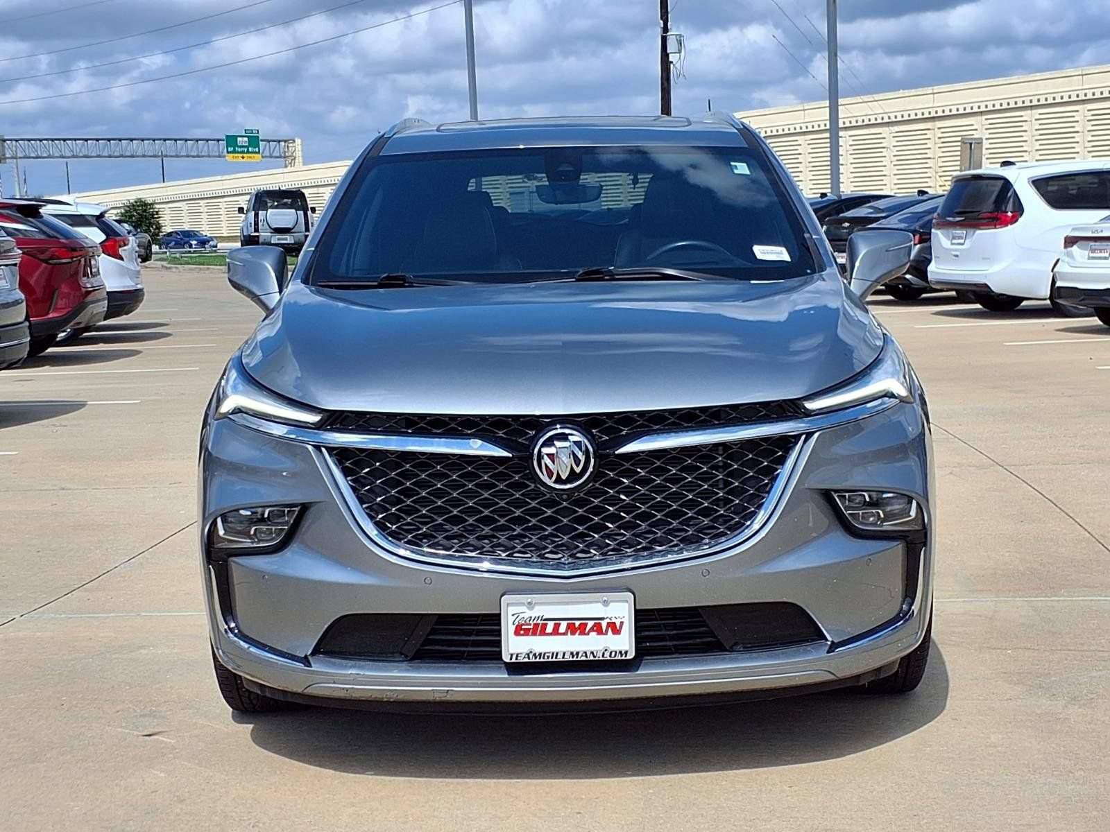 Used 2023 Buick Enclave Avenir w/ Avenir Technology Package AWD/4WD image 5