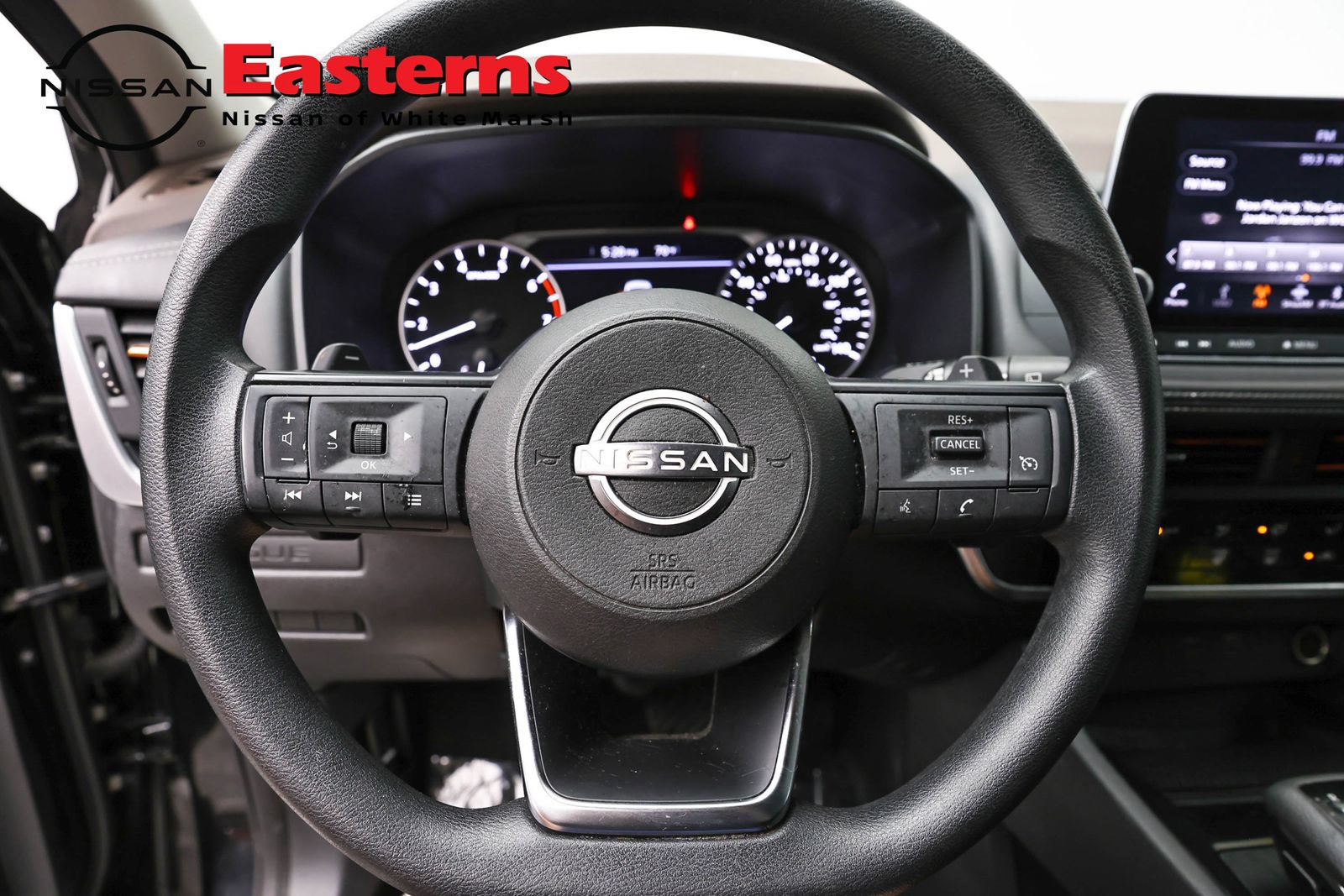 Used 2023 Nissan Rogue S AWD/4WD image 10