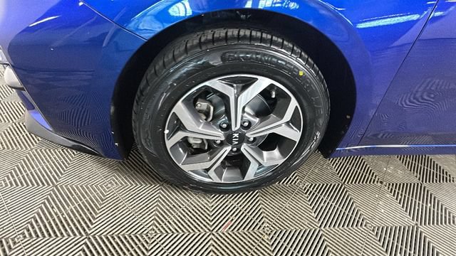 Used 2020 Kia Forte LXS FWD image 9