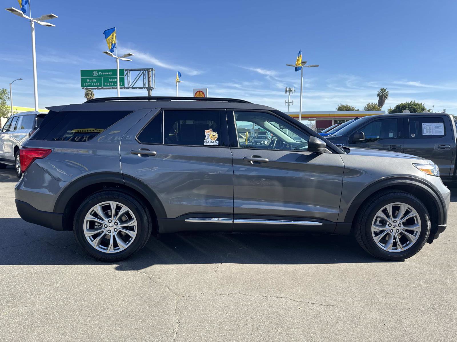 Used 2021 Ford Explorer XLT w/ Equipment Group 202A image 4