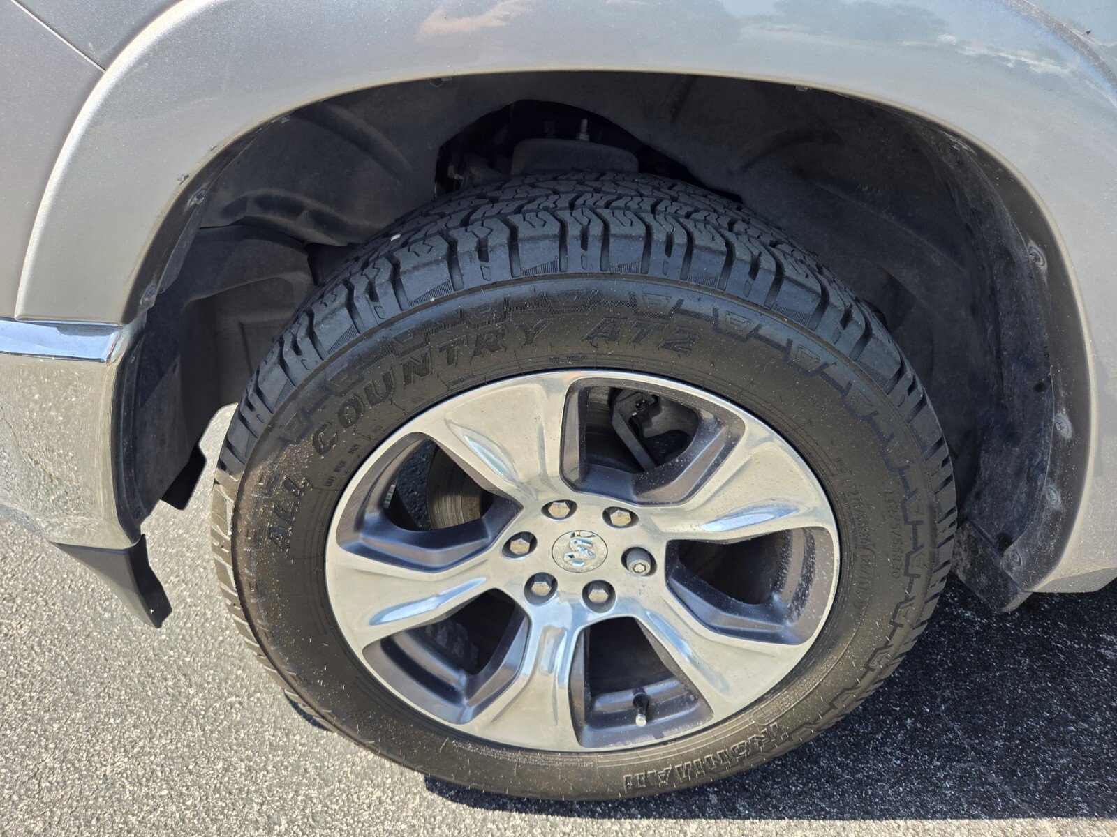 Used 2020 RAM 1500 Laramie RWD image 19