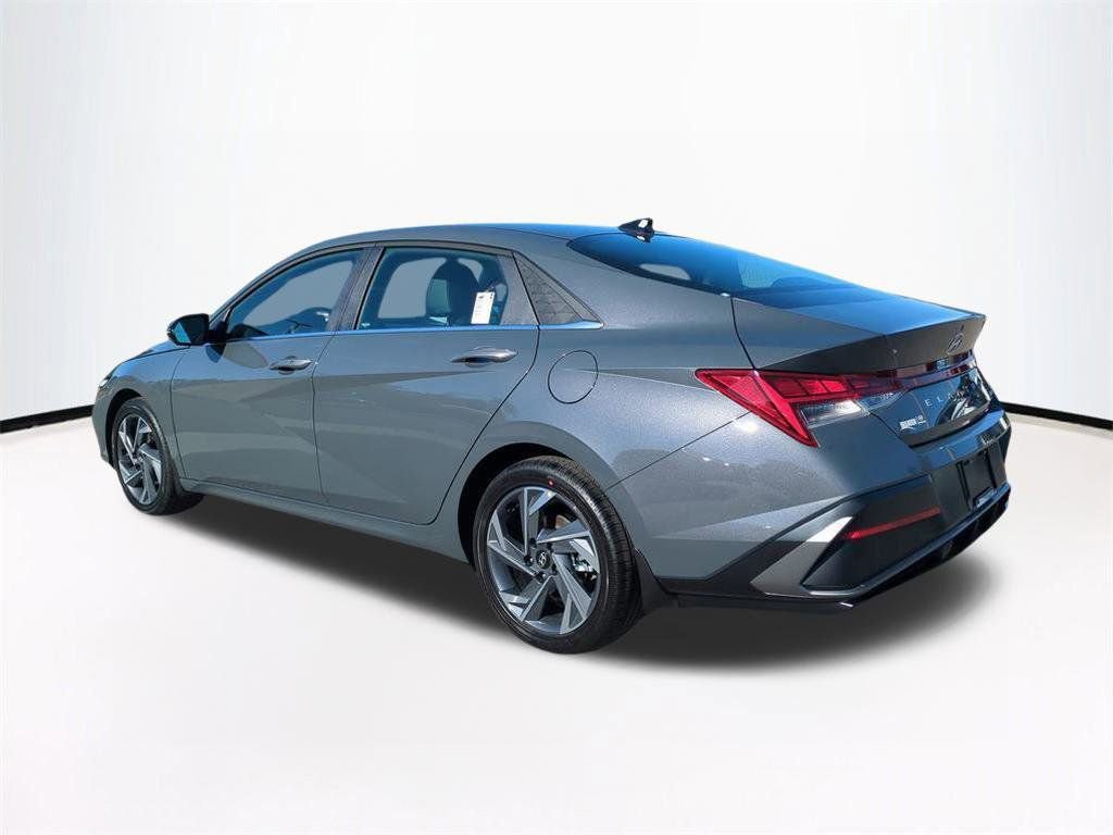 New 2026 Hyundai Elantra Limited image 7