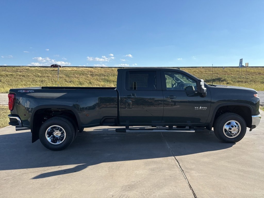 New 2026 Chevrolet Silverado 3500 LT image 3